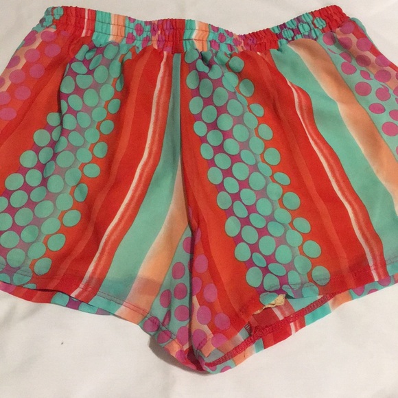 Pattered Shorts ☀️ 🏝 🍹 - Picture 5 of 5